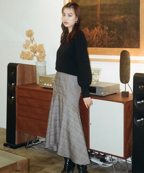 REDYAZEL（レディアゼル）の「あぜ編みバッククロスプルオーバー（ニット/セーター・レディース・ブラック/オフホワイト/ブルー・FREE）」の21枚目の写真