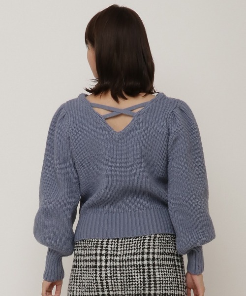 REDYAZEL（レディアゼル）の「あぜ編みバッククロスプルオーバー（ニット/セーター・レディース・ブラック/オフホワイト/ブルー・FREE）」の13枚目の写真