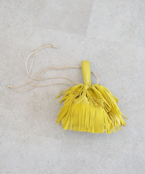 AMERICAN HOLIC（アメリカンホリック）の「フリンジ2WAY巾着バッグ（ハンドバッグ・レディース・ライトブルー/イエロー/グレイッシュベージュ・FREE）」の4枚目の写真