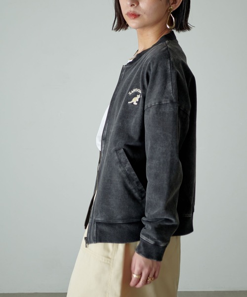 KANGOL EXTRA COMFORT(カンゴールエクストラコンフォート)の「【KANGOL EXTRA COMFORT(カンゴール エクストラコンフォート)】ロゴ刺繍 ノーカラー デニムブルゾンジャケット(ブルゾン・レディース・ブラック/サックスブルー/インディゴブルー・LL/M/L)」の6枚目の写真