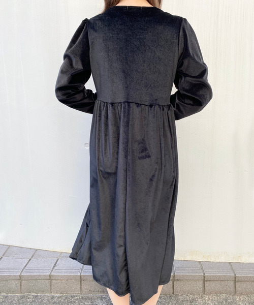 titty&Co. PETIT(ティティアンドコープティ)の「【titty&Co.PETIT】ベロアレースミディワンピース(ワンピース・レディース・ブラック・FREE)」の3枚目の写真