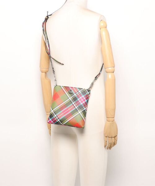 Vivienne Westwood(ヴィヴィアンウエストウッド)の「51160005-32068-PFSQUIRE NEW SQUARE CROSSBODY(ボディバッグ/ウエストポーチ・レディース・ブラック/レッド/チェック・FREE)」の7枚目の写真