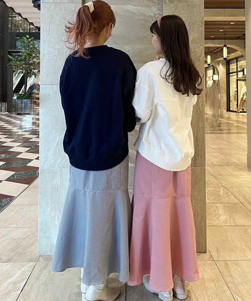 one after another NICE CLAUP(ワンアフターアナザーナイスクラップ)の「ビックシルエットロゴ刺繍スウェット(スウェット・レディース・オフホワイト/オートミール/ネイビー/ライトブルー・FREE)」の21枚目の写真