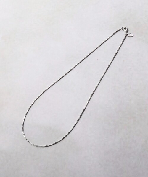 tk.TAKEO KIKUCHI（ティーケータケオキクチ）の「◆シングルチェーンネックレス（ネックレス・メンズ・シルバー/ゴールド/ブラック/シルバー系その他/ブラック系8/ゴールド系8・00）」の4枚目の写真