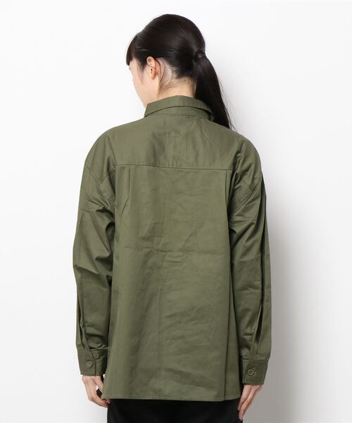 HONEYSUCKLE ROSE（ハニーサックルローズ）の「【HONEYSUCKLE ROSE】ツイルミリタリーシャツ（シャツ/ブラウス・レディース・カーキブラウン/ブラック・M/L）」の16枚目の写真
