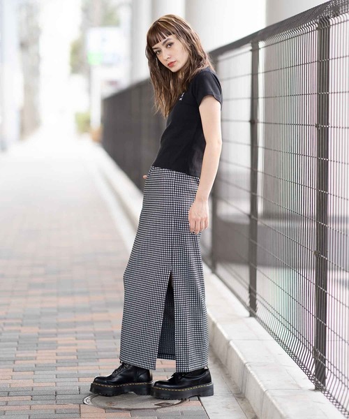 X-girl（エックスガール）の「FACE S/S BABY TEE/フェイス刺繍　チビT（Tシャツ/カットソー・レディース・ホワイト/ブラック/カーキ・S/M）」の8枚目の写真