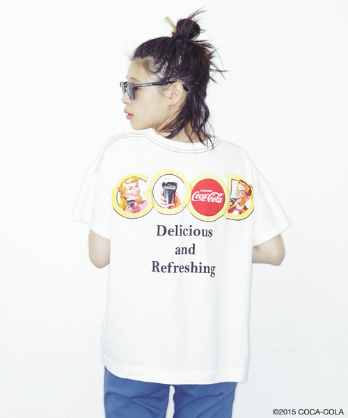 X-girl(エックスガール)の「COCA-COLA S/S BIG TEE(Tシャツ/カットソー・レディース・ホワイト/ブラック・2/1)」の2枚目の写真