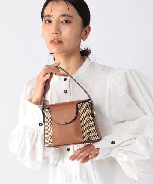 BARNYARDSTORM(バンヤードストーム)の「BARNYARDSTORM / ラフィアコンビBAG(ショルダーバッグ・レディース・ブラック/キャメル・FREE)」の2枚目の写真