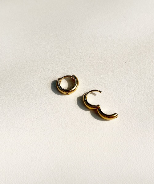 CEMONEMO(セモネモ)の「メタル ワンタッチ シンプル フープピアス(ピアス(両耳用)・レディース・ゴールド/シルバー・FREE)」の10枚目の写真