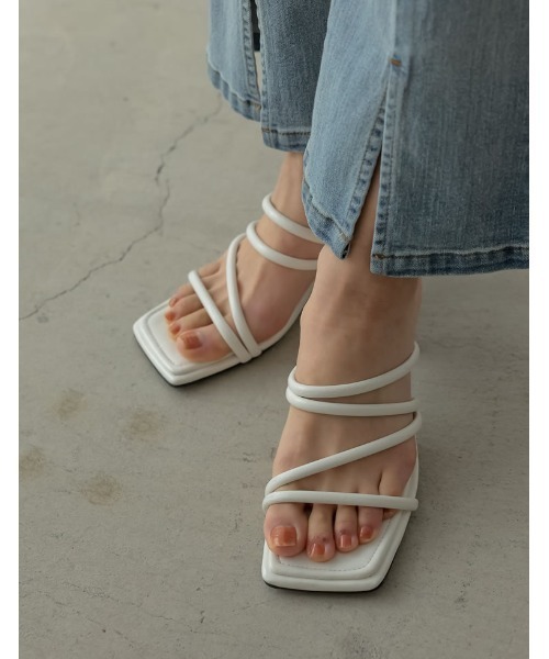 Re:EDIT（リエディ）の「[大きいサイズ有]スクエアトゥメニーストラップヒールサンダル（サンダル・レディース・ホワイト/ブラック/ベージュ/ライム/オレンジ・SMALL/X-LARGE/MEDIUM/XX-LARGE/LARGE）」の13枚目の写真