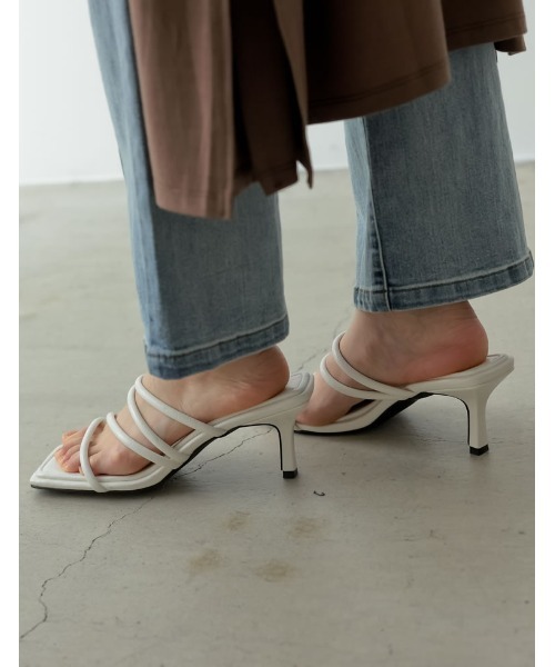 Re:EDIT（リエディ）の「[大きいサイズ有]スクエアトゥメニーストラップヒールサンダル（サンダル・レディース・ホワイト/ブラック/ベージュ/ライム/オレンジ・SMALL/X-LARGE/MEDIUM/XX-LARGE/LARGE）」の14枚目の写真