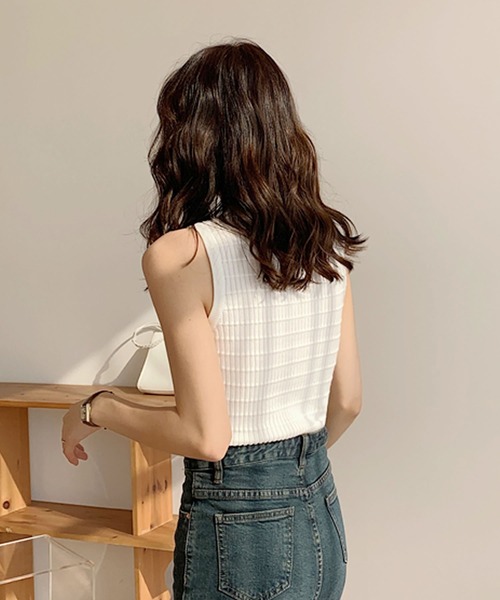 Primazel（プリマゼル）の「クルーネックノースリーブサマーニットトップス（ニット/セーター・レディース・ホワイト/マスタード/ブラック/グリーン・M）」の8枚目の写真