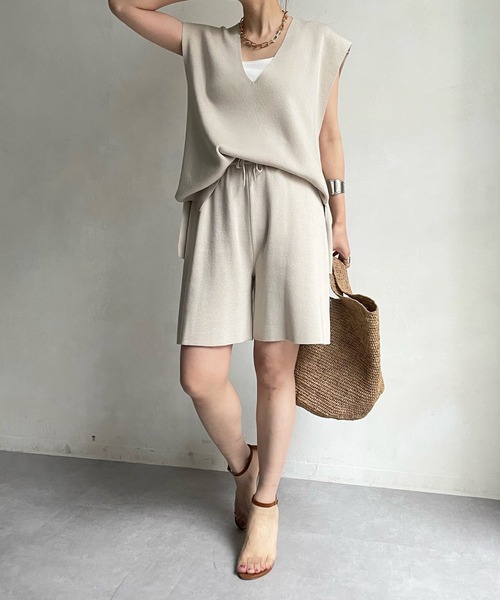 DouDou(ドゥドゥ)の「ニットベスト+ニットハーフパンツ セット(つなぎ/オールインワン・レディース・ベージュ/ブラック・FREE)」の22枚目の写真