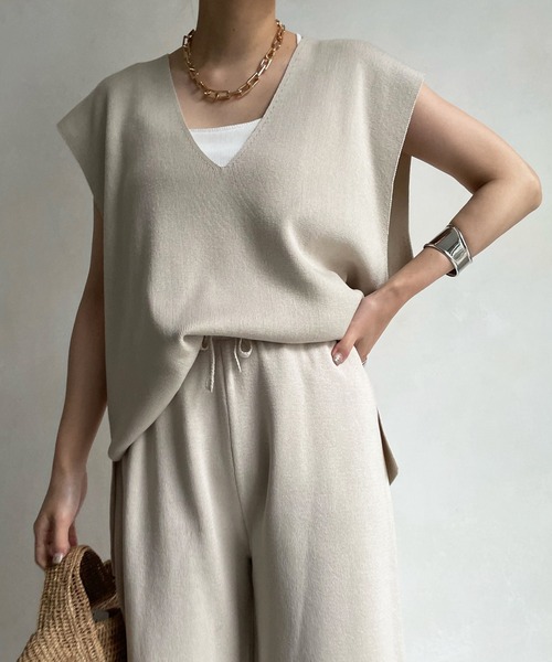 DouDou(ドゥドゥ)の「ニットベスト+ニットハーフパンツ セット(つなぎ/オールインワン・レディース・ベージュ/ブラック・FREE)」の4枚目の写真