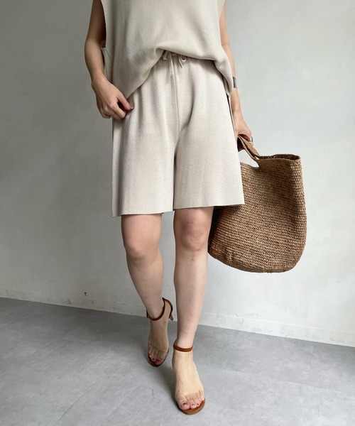 DouDou(ドゥドゥ)の「ニットベスト+ニットハーフパンツ セット(つなぎ/オールインワン・レディース・ベージュ/ブラック・FREE)」の12枚目の写真