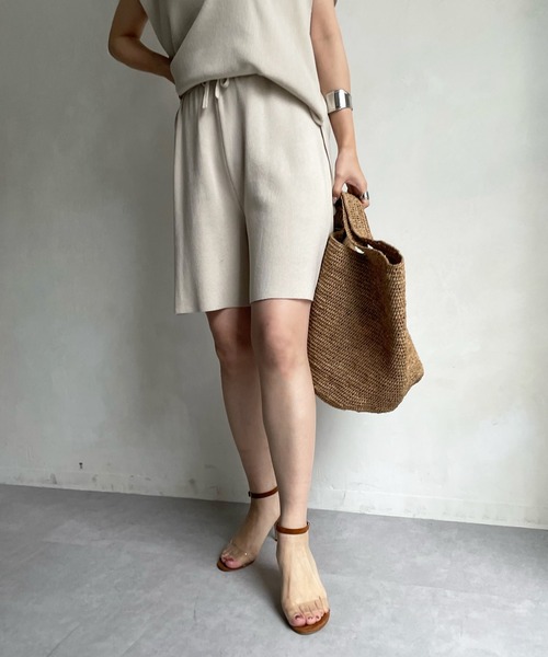 DouDou(ドゥドゥ)の「ニットベスト+ニットハーフパンツ セット(つなぎ/オールインワン・レディース・ベージュ/ブラック・FREE)」の5枚目の写真