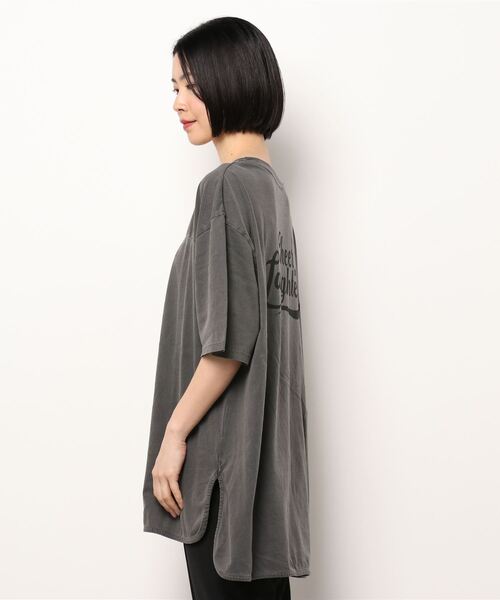 RODEO CROWNS WIDE BOWL（ロデオクラウンズワイドボウル）の「ピグメントメッセージチュニックワンピース（ワンピース・レディース・チャコールグレー/オフホワイト/ライトイエロー・FREE）」の8枚目の写真