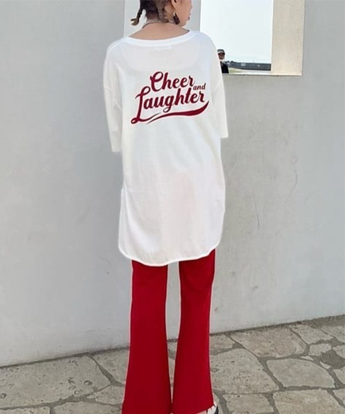 RODEO CROWNS WIDE BOWL（ロデオクラウンズワイドボウル）の「ピグメントメッセージチュニックワンピース（ワンピース・レディース・チャコールグレー/オフホワイト/ライトイエロー・FREE）」の2枚目の写真