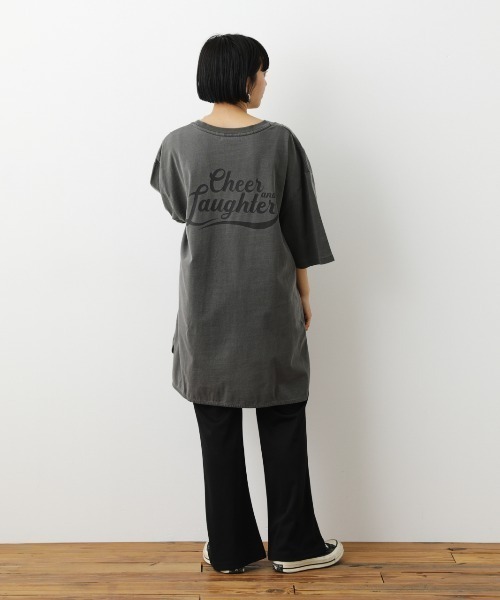 RODEO CROWNS WIDE BOWL（ロデオクラウンズワイドボウル）の「ピグメントメッセージチュニックワンピース（ワンピース・レディース・チャコールグレー/オフホワイト/ライトイエロー・FREE）」の10枚目の写真