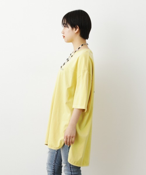 RODEO CROWNS WIDE BOWL（ロデオクラウンズワイドボウル）の「ピグメントメッセージチュニックワンピース（ワンピース・レディース・チャコールグレー/オフホワイト/ライトイエロー・FREE）」の19枚目の写真