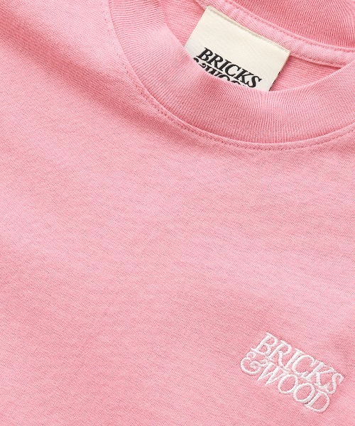 UNION(UNION TOKYO)(ユニオン)の「BRICKS & WOOD LOGO TEE Tシャツ(Tシャツ/カットソー・メンズ・ネイビー/ピンク・MEDIUM/SMALL/LARGE/X-LARGE)」の4枚目の写真