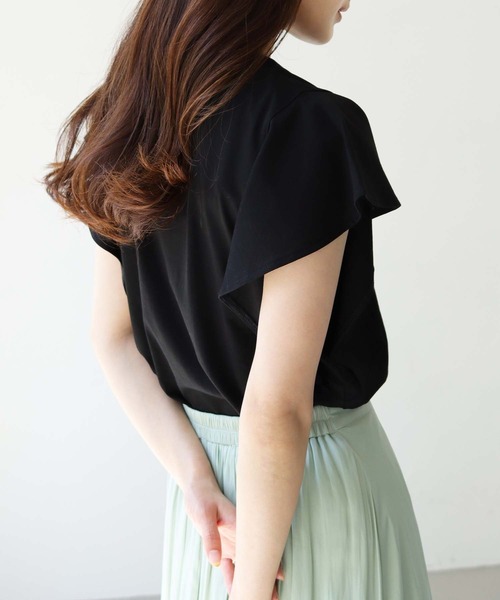 HER CLOSET（ハークローゼット）の「【TWENTY THREE】シルケットフレンチフレアスリーブカットソーブラウスTシャツ（Tシャツ/カットソー・レディース・ブラック/オフホワイト/ブルー/グリーン/グレイッシュベージュ・FREE）」の14枚目の写真