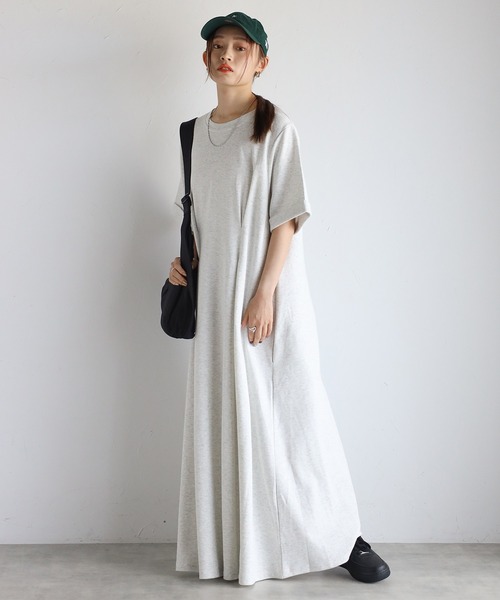 ap retro(アプレトロ)の「ウエストタックカットワンピース(ワンピース・レディース・オートミール/ネイビー/レッド/ベージュ/ブラック/ブルー/ボルドー・FREE)」の8枚目の写真