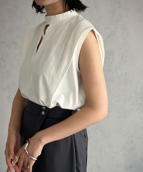 &g'aime（アンジェム）の「【&g’aime】センターラインショルダータックTシャツ（Tシャツ/カットソー・レディース・ホワイト/ブラック/グレー・FREE）」の4枚目の写真