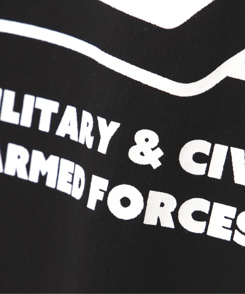 AVIREX（アヴィレックス）の「【直営店限定】スクール ロゴ Tシャツ / S/S AVIREX SCHOOL LOGO T-SHIRT / アヴィレックス（Tシャツ/カットソー・メンズ・ホワイト/ブラック・M/L/2XL/XL）」の6枚目の写真