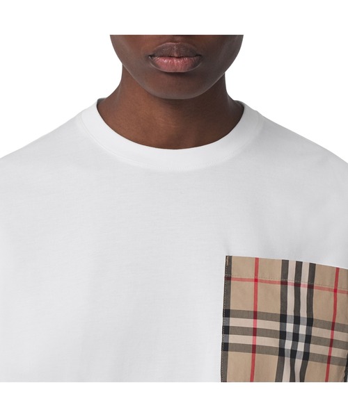 BURBERRY(バーバリー)の「チェックポケット コットン オーバ―サイズTシャツ(Tシャツ/カットソー・レディース・ホワイト・S/XS/XXS)」の5枚目の写真