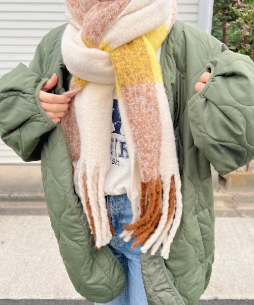 StyleSea（スタイルシー）の「チェック柄ボリュームマフラー（マフラー・レディース・パープル/ブルー/イエロー・MEDIUM）」の17枚目の写真