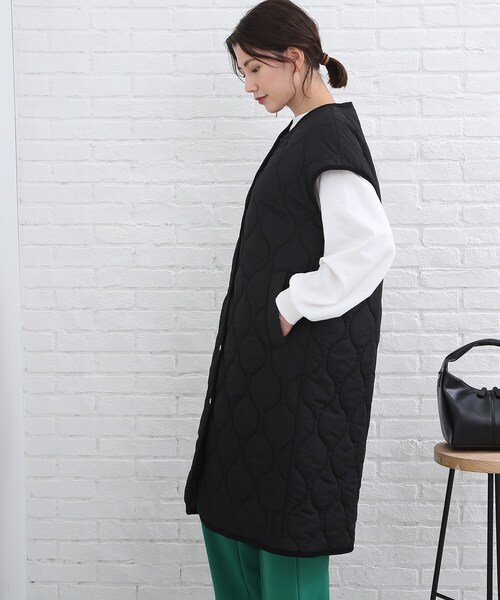 SHOO・LA・RUE（シューラルー）の「◆キルト ロングベスト（ノーカラーコート・レディース・ブラック/カーキ・00）」の11枚目の写真