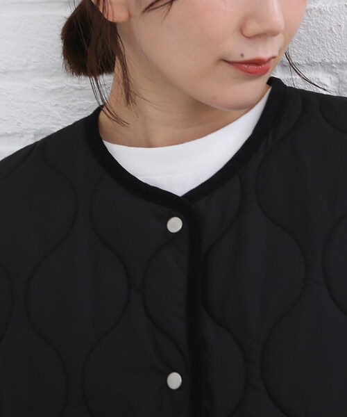 SHOO・LA・RUE（シューラルー）の「◆キルト ロングベスト（ノーカラーコート・レディース・ブラック/カーキ・00）」の10枚目の写真