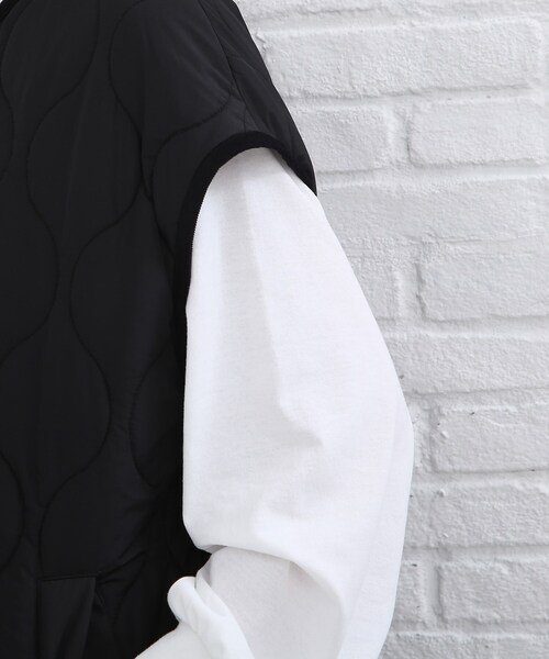 SHOO・LA・RUE（シューラルー）の「◆キルト ロングベスト（ノーカラーコート・レディース・ブラック/カーキ・00）」の5枚目の写真