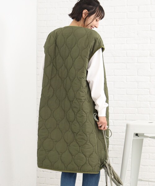 SHOO・LA・RUE（シューラルー）の「◆キルト ロングベスト（ノーカラーコート・レディース・ブラック/カーキ・00）」の12枚目の写真