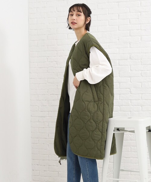 SHOO・LA・RUE（シューラルー）の「◆キルト ロングベスト（ノーカラーコート・レディース・ブラック/カーキ・00）」の9枚目の写真