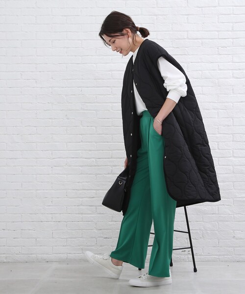 SHOO・LA・RUE（シューラルー）の「◆キルト ロングベスト（ノーカラーコート・レディース・ブラック/カーキ・00）」の21枚目の写真