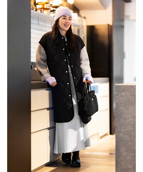 SHOO・LA・RUE（シューラルー）の「◆キルト ロングベスト（ノーカラーコート・レディース・ブラック/カーキ・00）」の18枚目の写真