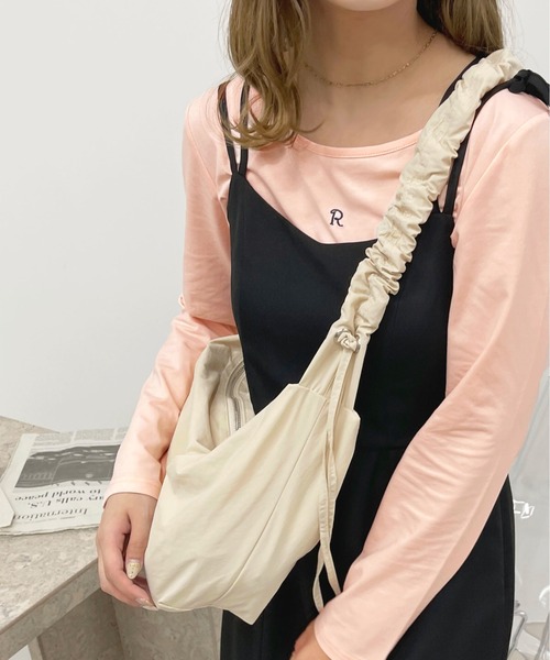 apres jour(アプレジュール)の「ギャザーショルダーBAG【ZOZOTOWN限定アイテム】(ショルダーバッグ・レディース・アイボリー/カーキ/ブラック・フリ-)」の11枚目の写真
