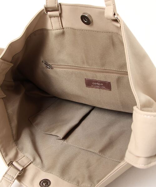 COOCO（クーコ）の「フェイクレザー２ＷＡＹトートバッグ／Ａ４対応（トートバッグ・レディース・ブラック/グリーン/アイボリー/キャメル・9）」の5枚目の写真