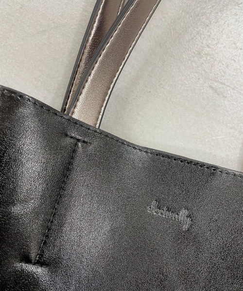 Actually（アクチュアリー）の「メタリックトートM ミニショルダー付き（トートバッグ・レディース・ブロンズ/ブラック・フリー）」の10枚目の写真