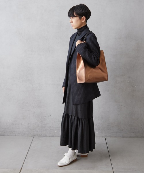 Actually（アクチュアリー）の「メタリックトートM ミニショルダー付き（トートバッグ・レディース・ブロンズ/ブラック・フリー）」の15枚目の写真