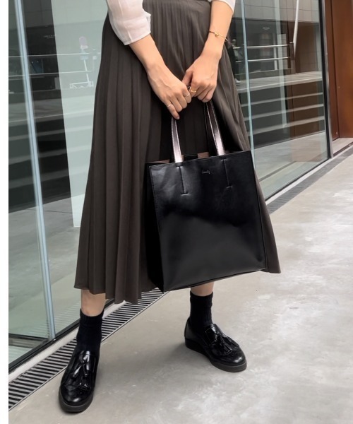 Actually（アクチュアリー）の「メタリックトートM ミニショルダー付き（トートバッグ・レディース・ブロンズ/ブラック・フリー）」の21枚目の写真