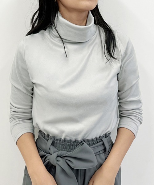 Doux Belle(ドゥーベル)の「裏起毛カットソー タートルネック(Tシャツ/カットソー・レディース・ホワイト/ライトグレー/ブラック/ベージュ/ネイビー・MEDIUM/LARGE)」の3枚目の写真