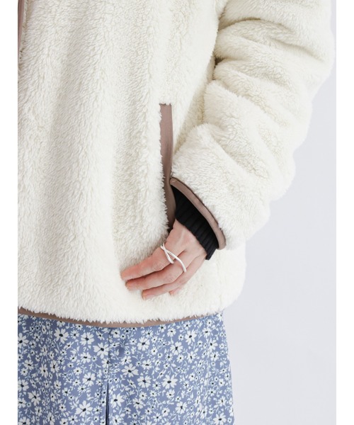 Te chichi TERRASSE(テチチテラス)の「ボアブルゾン(ブルゾン・レディース・チャコール/モカ/オフホワイト・フリ-)」の7枚目の写真