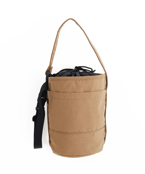 KELTY（ケルティ）の「【500mlペットボトル収納可】 2WAY ラウンドボトムトート/ショルダーバック（ショルダーバッグ・レディース・ブラック/モカ/タン/セージグリーン/ネイビー/マスタード/ブラウン系その他/オリーブ/ダークグレー・FREE）」の13枚目の写真