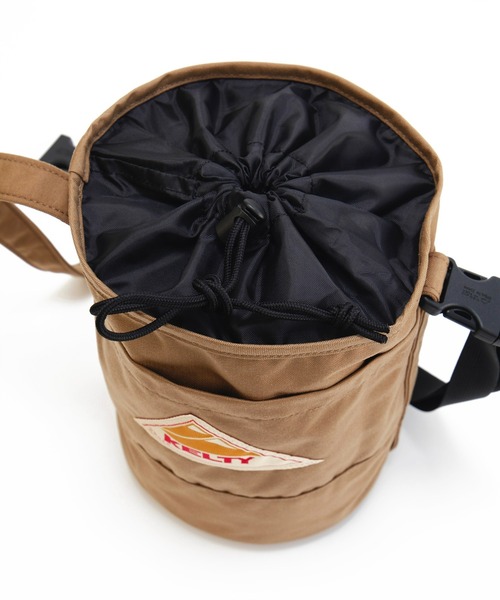 KELTY（ケルティ）の「【500mlペットボトル収納可】 2WAY ラウンドボトムトート/ショルダーバック（ショルダーバッグ・レディース・ブラック/モカ/タン/セージグリーン/ネイビー/マスタード/ブラウン系その他/オリーブ/ダークグレー・FREE）」の15枚目の写真