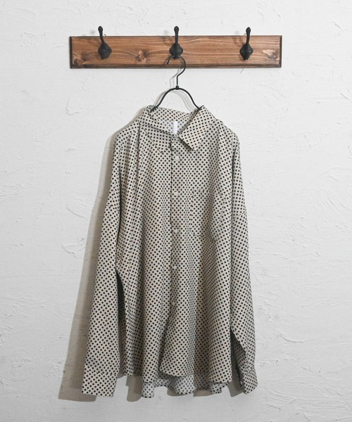 Anytime Songs（エニータイムソングス）の「ポリ総柄プリント(B柄) ドロップショルダー LSシャツ（シャツ/ブラウス・メンズ・ブラック/ブラウン/ホワイト・MEDIUM/LARGE/X-LARGE）」の2枚目の写真