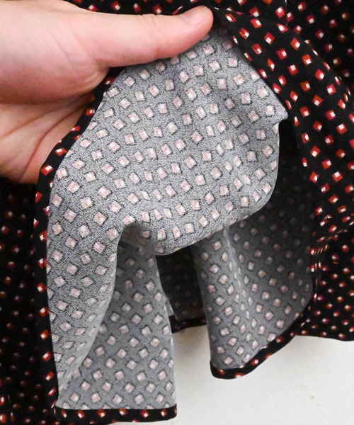 Anytime Songs（エニータイムソングス）の「ポリ総柄プリント(B柄) ドロップショルダー LSシャツ（シャツ/ブラウス・メンズ・ブラック/ブラウン/ホワイト・MEDIUM/LARGE/X-LARGE）」の13枚目の写真