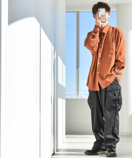 Anytime Songs（エニータイムソングス）の「ポリ総柄プリント(B柄) ドロップショルダー LSシャツ（シャツ/ブラウス・メンズ・ブラック/ブラウン/ホワイト・MEDIUM/LARGE/X-LARGE）」の18枚目の写真